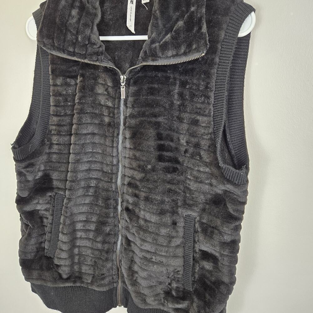 Cable & Guage LARGE Mock Neck Black Faux Fur Vest Soft Plush LAGENLOOK Cozy Goth - Picture 2 of 5